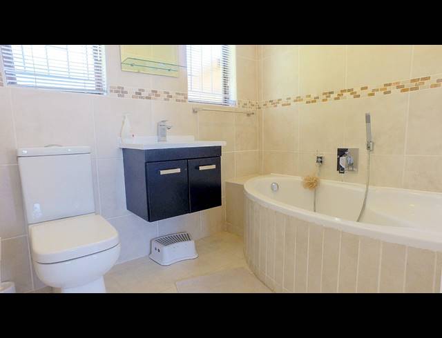 3 BEDROOM SIMPLEX SOLD IN WATERFALL